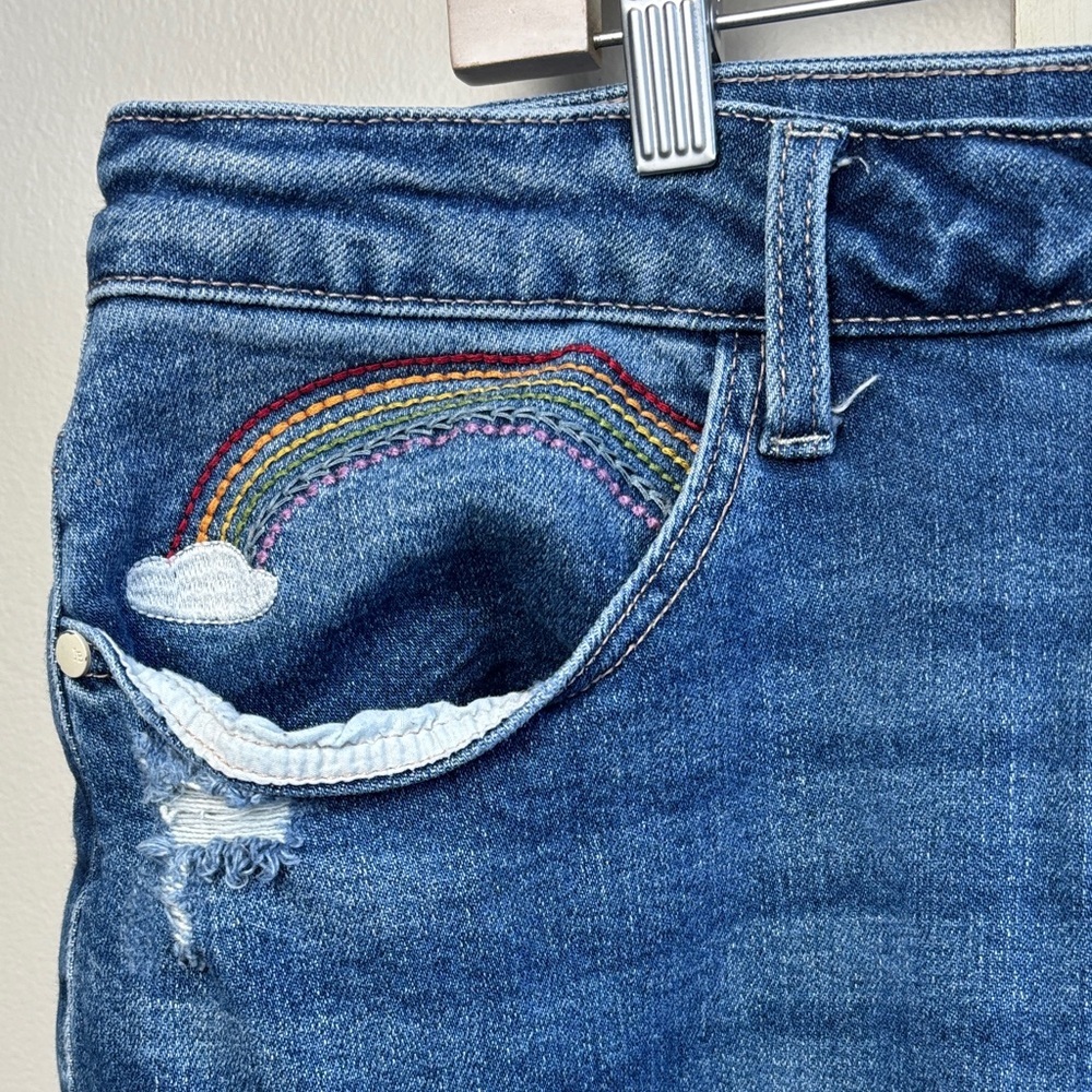 Judy blue Distressed Blue Jeans. Size 20 W. - Picture 2 of 7